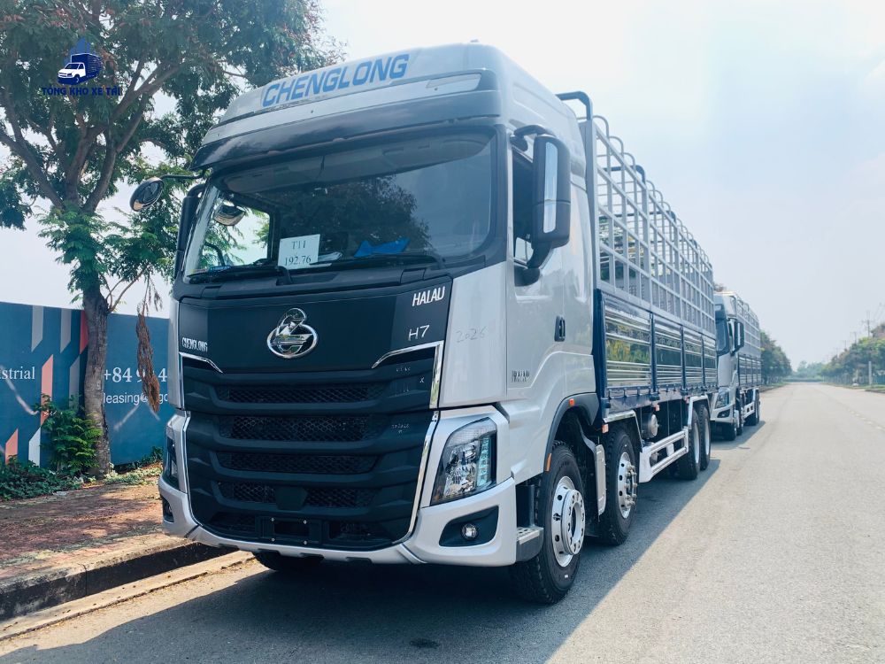 XE TẢI CHENGLONG 4 CHÂN H7 330HP THÙNG BẠT CAO 2M53 2025
